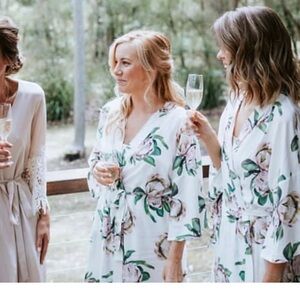 Posy Sleep Co floral robe